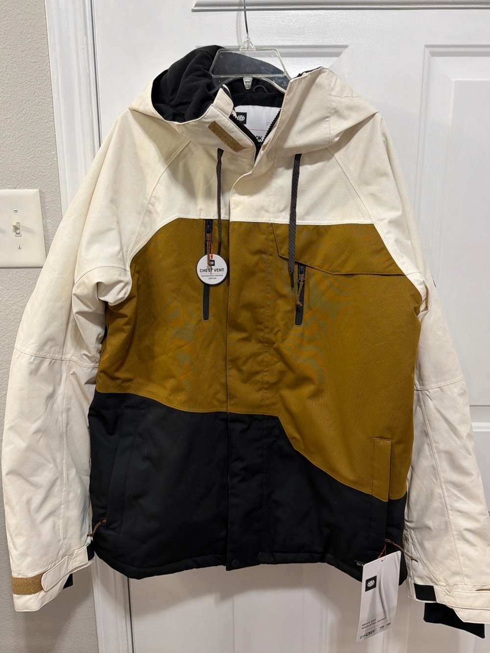 NWT 686 Men's Geo Insulated Snowboard Snow Ski Winter Jacket Birch Wash M $239